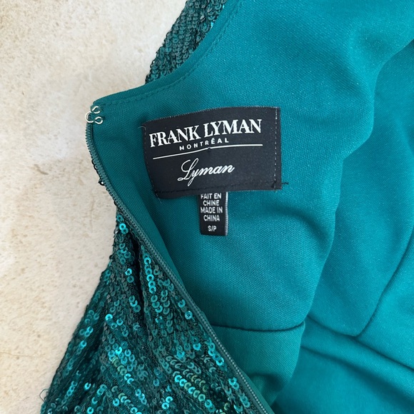 Gorgeous Emerald gown evening gown - Picture 4 of 6